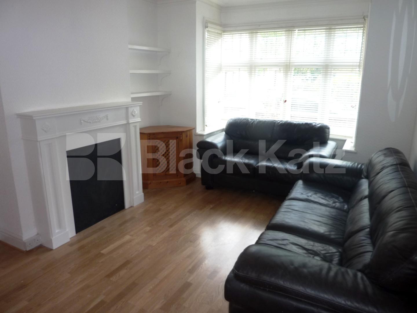 			NEW INSTRUCTION!, 4 Bedroom, 1 bath, 1 reception Flat			 Biddestone Road, HOLLOWAY